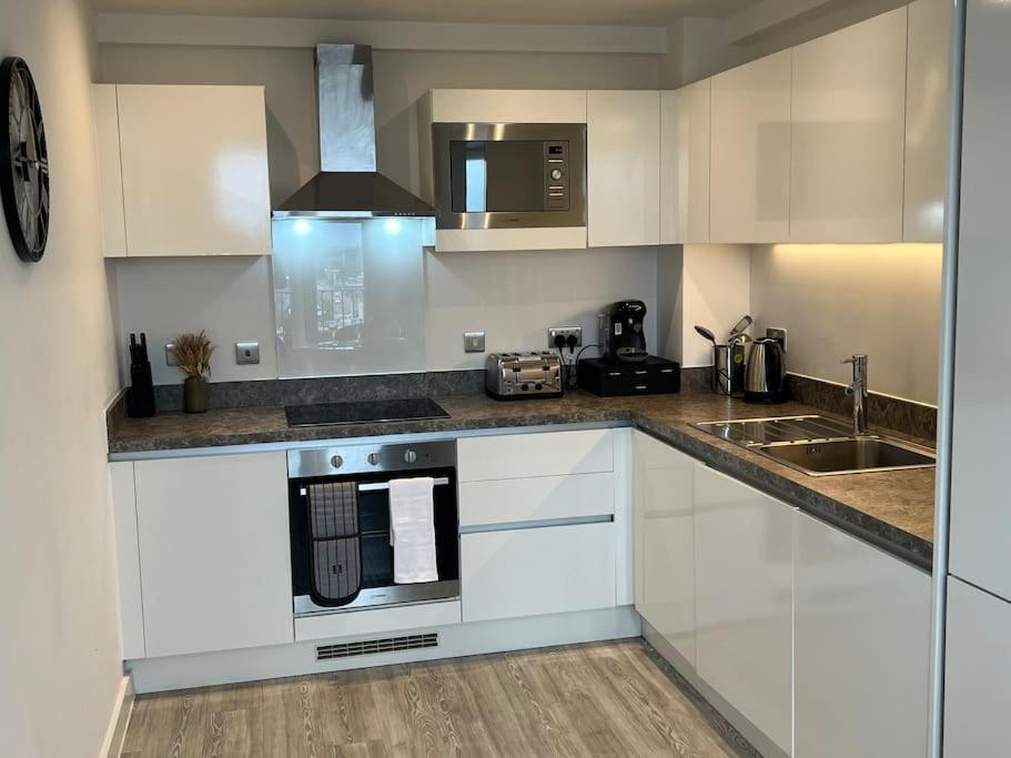 Prime Suite 2 Bedroom Apartment With Rooftop Terrace Manchester Exterior foto
